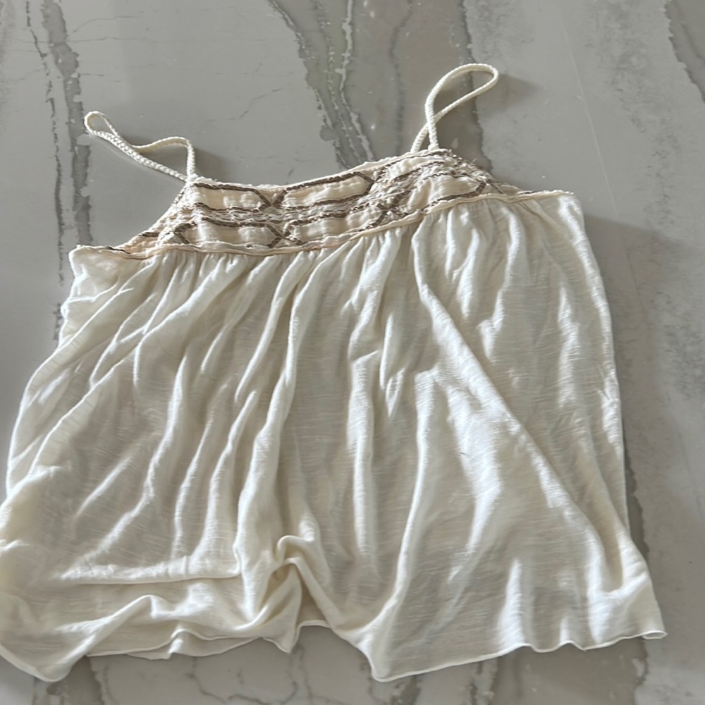 American Eagle cream top